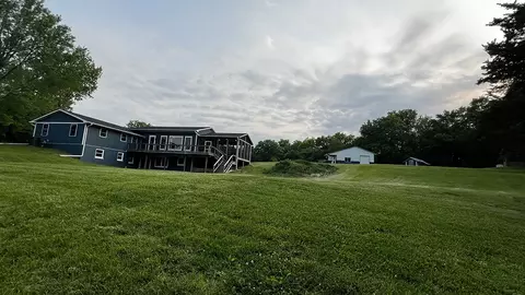 Exterior - 15501 Bishop Rd, Morrison, IL 61270 photo 21 of 23