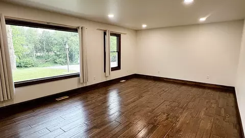 Living - 15501 Bishop Rd, Morrison, IL 61270 photo 4 of 4