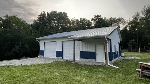 Exterior - 15501 Bishop Rd, Morrison, IL 61270 photo 7 of 23