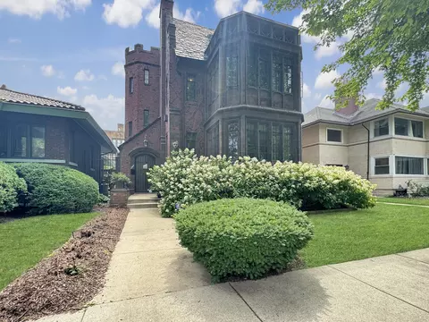 6909 S Chappel Ave, Chicago, IL 60649