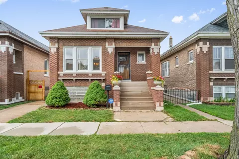 2330 Gunderson Ave, Berwyn, IL 60402