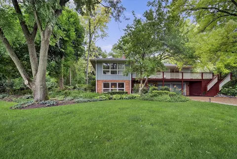 226 Bays Pl, Tower Lakes, IL 60010