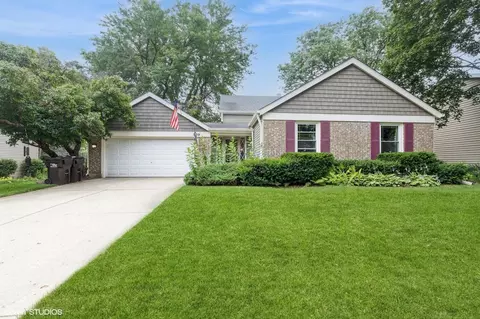 539 Monterey Dr, Crystal Lake, IL 60014