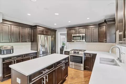 840 Kylemore Dr, Des Plaines, IL 60016 photo 20