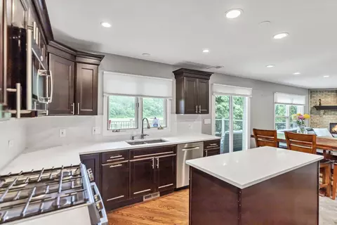 840 Kylemore Dr, Des Plaines, IL 60016 photo 23