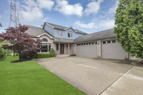 840 Kylemore Dr, Des Plaines, IL 60016 photo 2