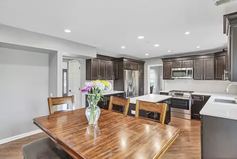 840 Kylemore Dr, Des Plaines, IL 60016 photo 18