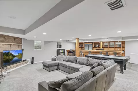 840 Kylemore Dr, Des Plaines, IL 60016 photo 43