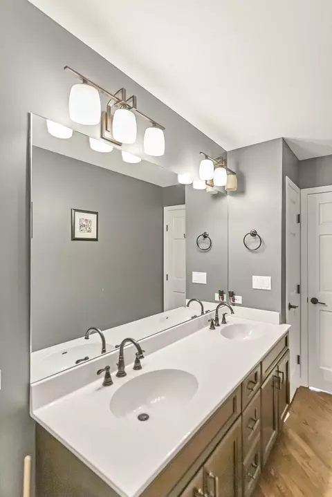 840 Kylemore Dr, Des Plaines, IL 60016 photo 27
