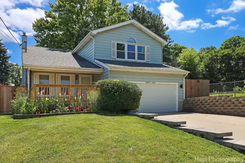 39 N Lake Ave, Fox Lake, IL 60020