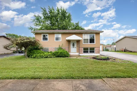 3711 Wellington Dr, Hazel Crest, IL 60429