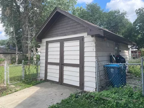 329 Stuart Ave, Aurora, IL 60505 photo 3