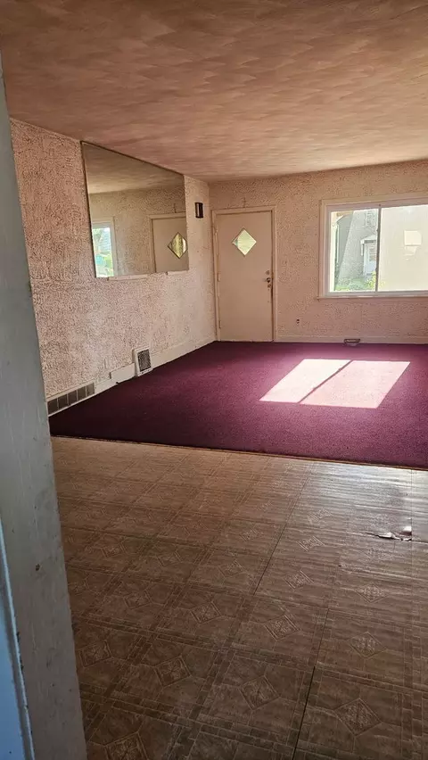 329 Stuart Ave, Aurora, IL 60505 photo 2
