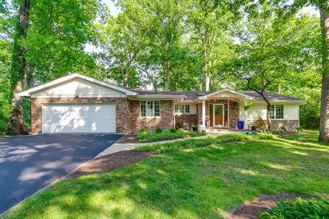 13 Elsinoor Dr, Lincolnshire, IL 60069