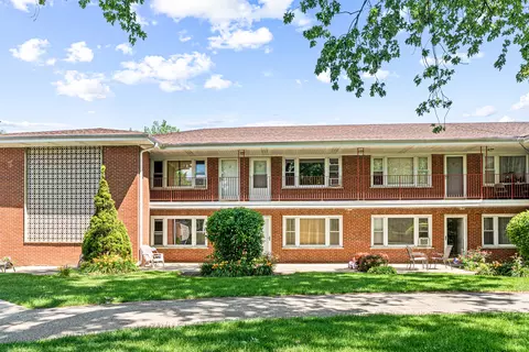 1103 Holiday Ln #13, Des Plaines, IL 60016
