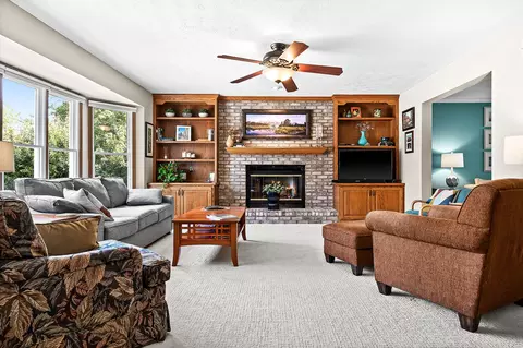 3 Red Stone Ct, Bloomington, IL 61704 photo 5