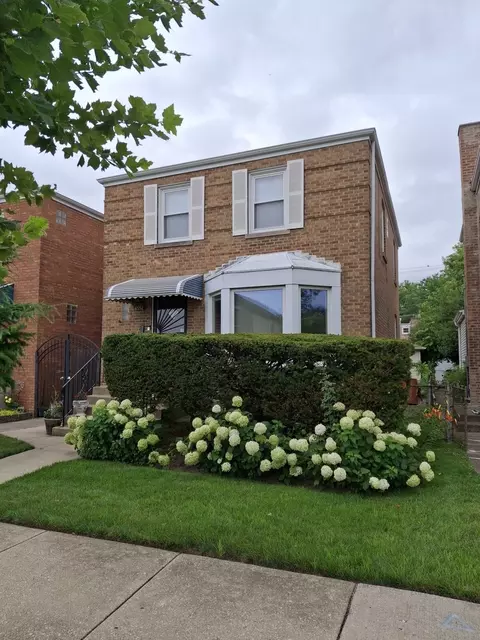 6552 N Troy St, Chicago, IL 60645