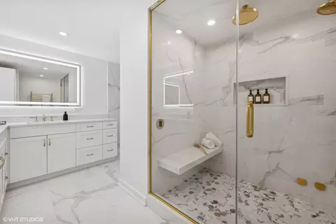 Bath - 180 E Pearson St #4606, Chicago, IL 60611 photo 6 of 7