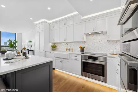 Kitchen - 180 E Pearson St #4606, Chicago, IL 60611 photo 4 of 6