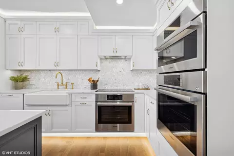 Kitchen - 180 E Pearson St #4606, Chicago, IL 60611 photo 3 of 6