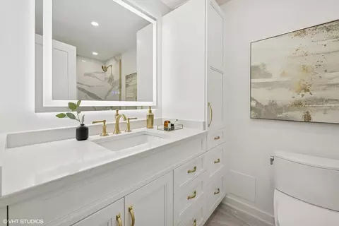 Bath - 180 E Pearson St #4606, Chicago, IL 60611 photo 1 of 7