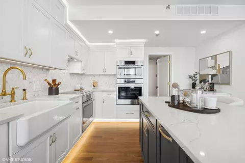 Kitchen - 180 E Pearson St #4606, Chicago, IL 60611 photo 2 of 6