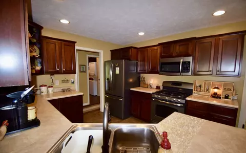 Kitchen - 2402 Treeline Dr, Bloomington, IL 61704 photo 3 of 4