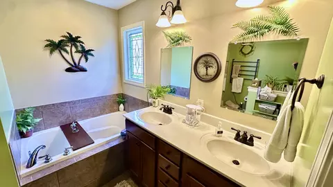 Bath - 2402 Treeline Dr, Bloomington, IL 61704 photo 2 of 3