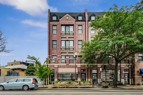 3720 N Lincoln Ave #2, Chicago, IL 60613