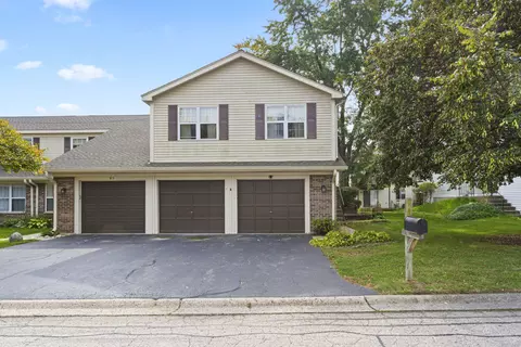 67 Willow Cir, Cary, IL 60013