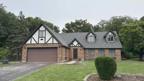 40 Ashlawn Ave, Oswego, IL 60543