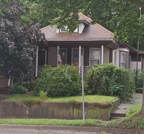 703 S Randolph St, Champaign, IL 61820