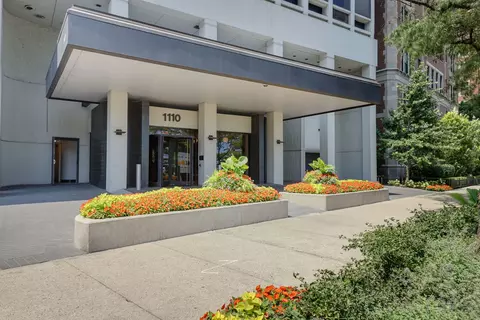 1110 N Lake Shore Dr #27S, Chicago, IL 60611