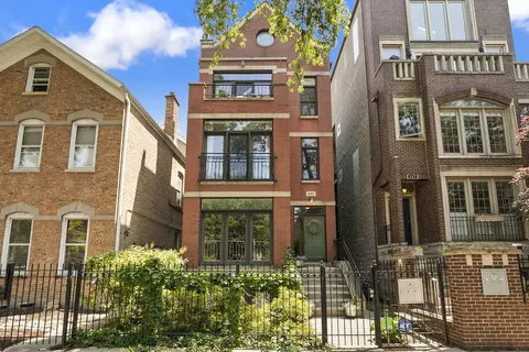 849 N Hermitage Ave #3, Chicago, IL 60622