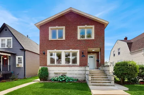 4737 W Warwick Ave, Chicago, IL 60641