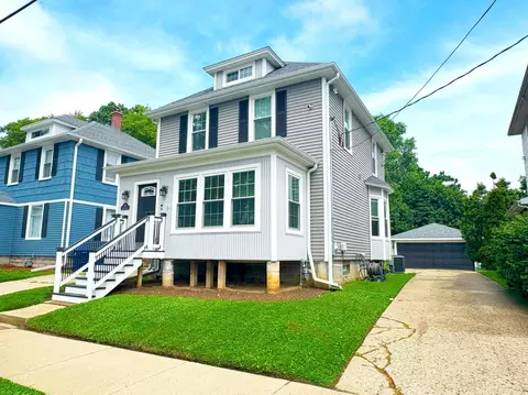 1107 Palmer Pl, Waukegan, IL 60085