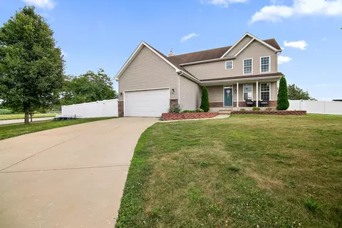 2002 Sandstone Trl, Kankakee, IL 60901