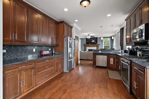 Kitchen - 2002 Sandstone Trl, Kankakee, IL 60901 photo 2 of 3
