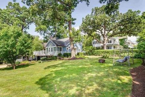 24270 N Forest Dr, Lake Zurich, IL 60047