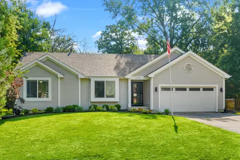 3618 Fawn Ln, Wonder Lake, IL 60097