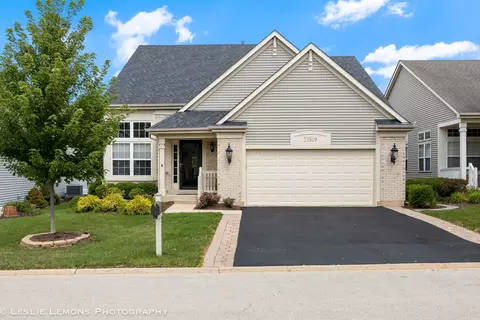 21519 W Chestnut Ln, Plainfield, IL 60544