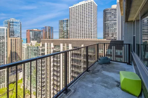400 E Randolph St #3918, Chicago, IL 60601 photo 2