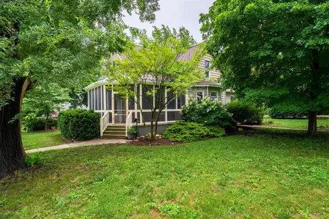 511 N Chestnut St, Le Roy, IL 61752