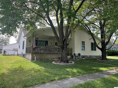 707 N Capitol, Mount Sterling, IL 62353