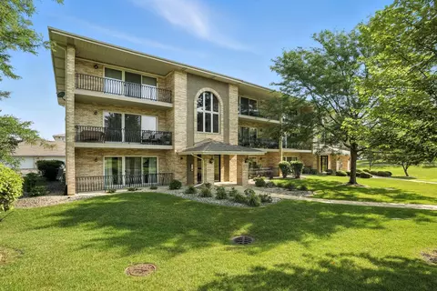 17758 Bernard Dr #2A, Orland Park, IL 60467