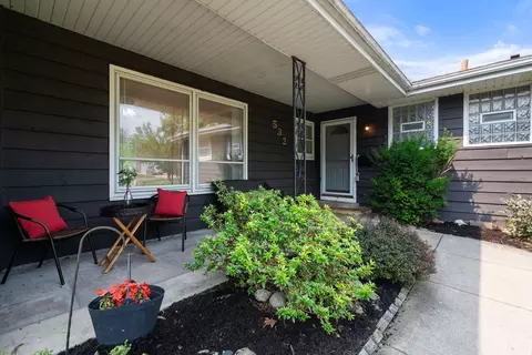532 Apache Ln, Carol Stream, IL 60188 photo 1