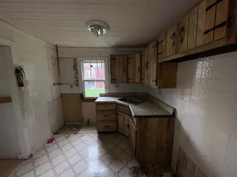 4711 Parkview Dr, Mccullom Lake, IL 60050 photo 7
