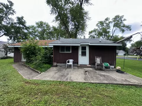 4711 Parkview Dr, Mccullom Lake, IL 60050 photo 2