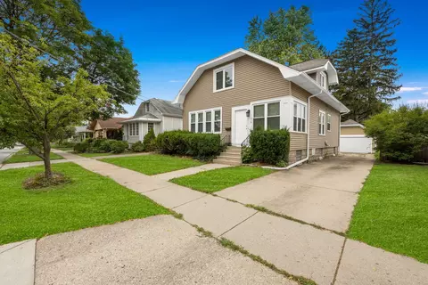 218 S Vail Ave, Arlington Heights, IL 60005