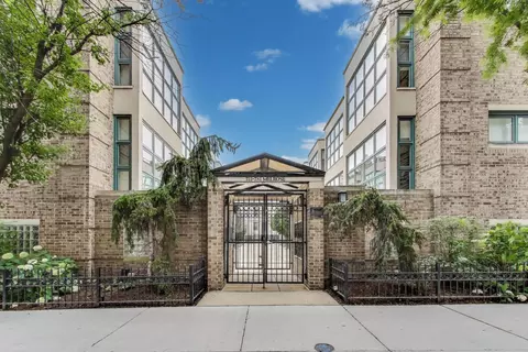 755 W Melrose St, Chicago, IL 60657